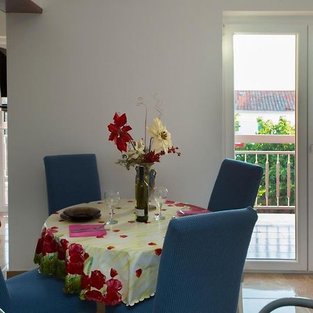 Villa Nives Holiday Apartment Rentals ポドストラナ エクステリア 写真