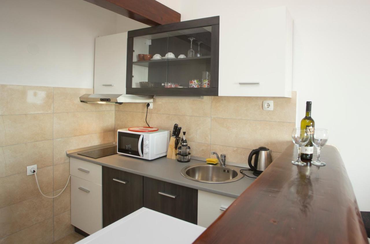 Villa Nives Holiday Apartment Rentals ポドストラナ エクステリア 写真