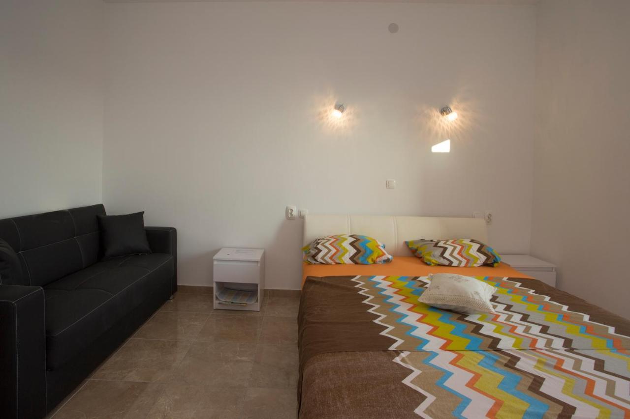 Villa Nives Holiday Apartment Rentals ポドストラナ エクステリア 写真